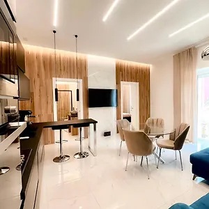 Doryana Luxury , Neapol Włochy